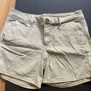 Khaki super stretch American Eagle outfitter shorts. In great condition.